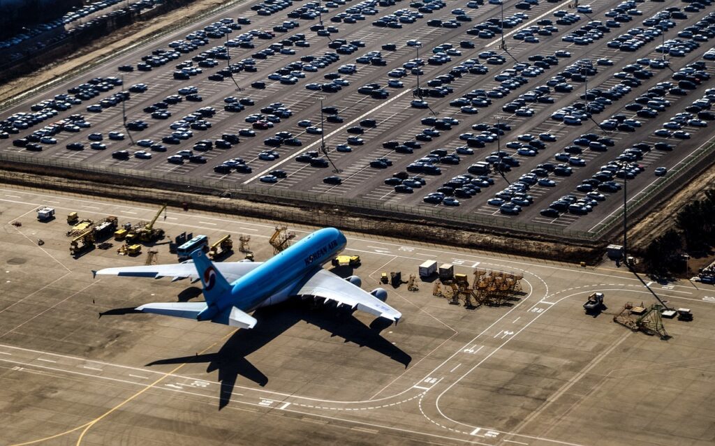 airport parking laguardia airport