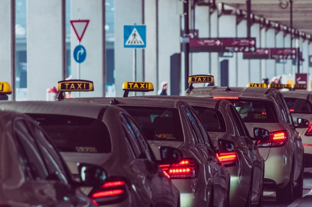 nyc airport taxi service