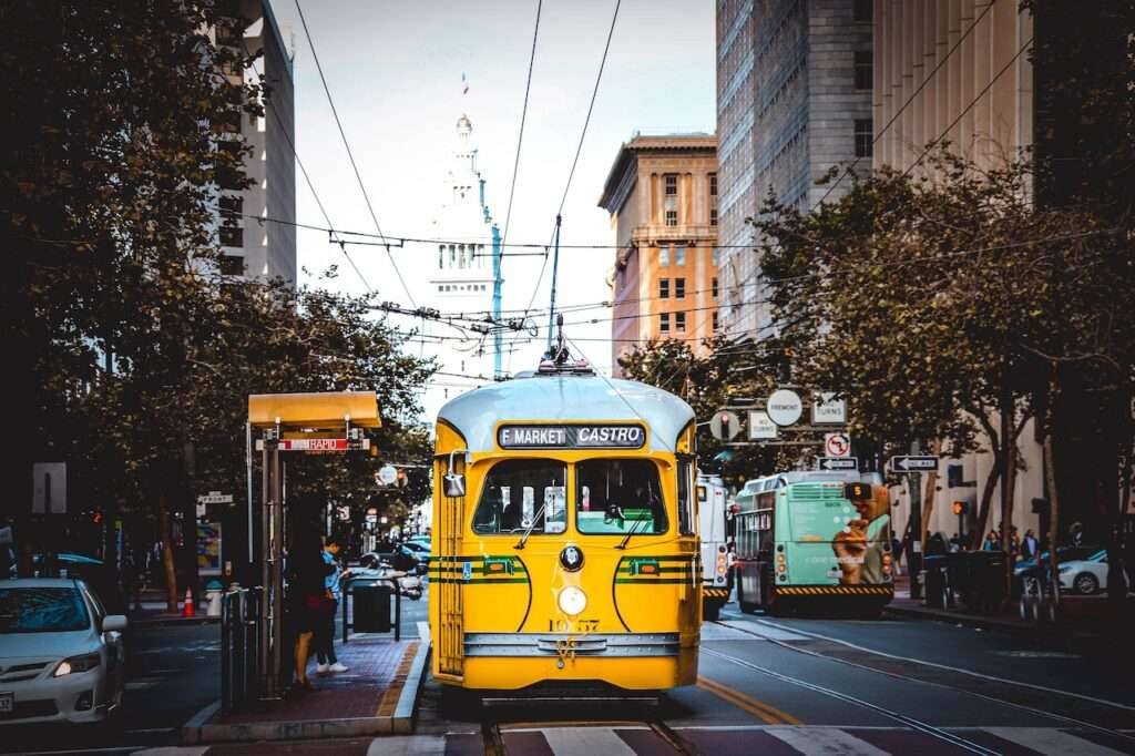 Q. What Types Of Transportation And Logistics Services Does El Al Matmid Offer?