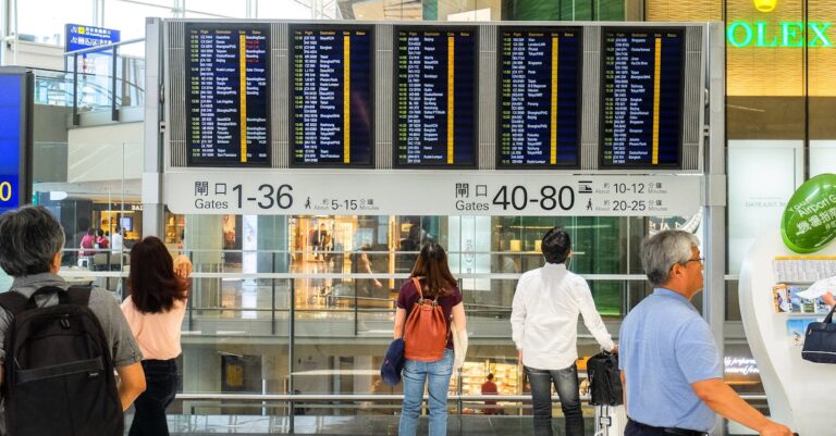 Q. How far is the distance between JFK Terminal 4 and Terminal 5?