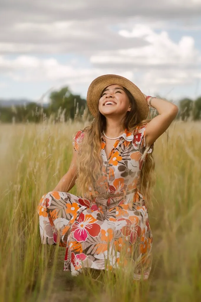woman, field, portrait