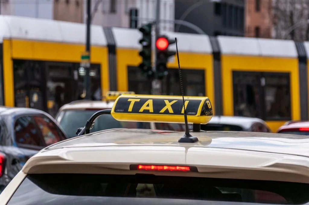 Flying Made Easy: Booking a Taxi to the Airport with JetBlack 2 October 9, 2026 Booking Taxi Airport
