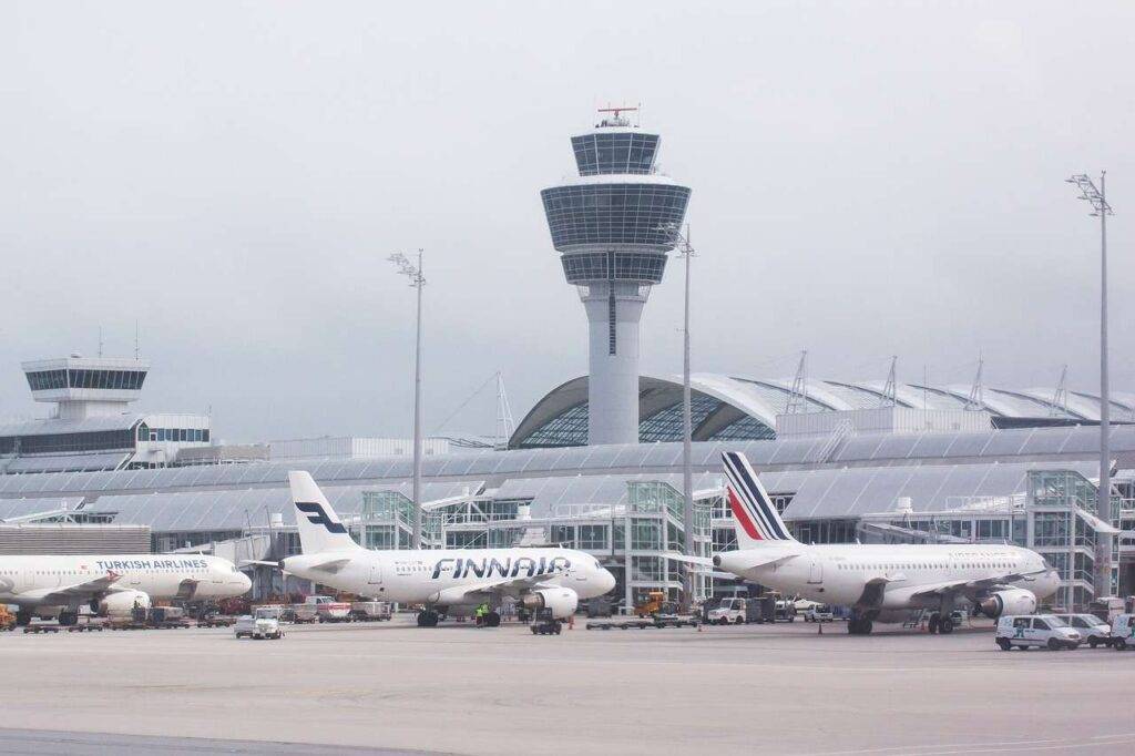 Jetblack Limo At Jfk, Featured In Airport Transfer Articles &Amp; News Tips.