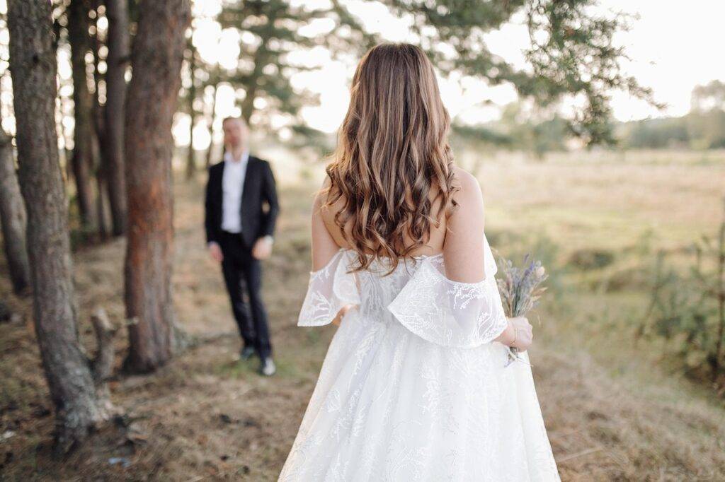 Elegant Queens Limo Service For Weddings In 2025: A Bride'S Guide 3 August 29, 2026 A Vintage Rolls Royce From A Queens Limo Service For Weddings Shines At A Queens Botanical Garden Ceremony, Elegant For A 2025 Bride’s Entrance.&Quot;