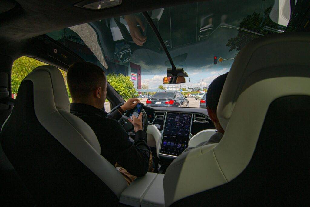 reliable car service to LaGuardia cost comparison table