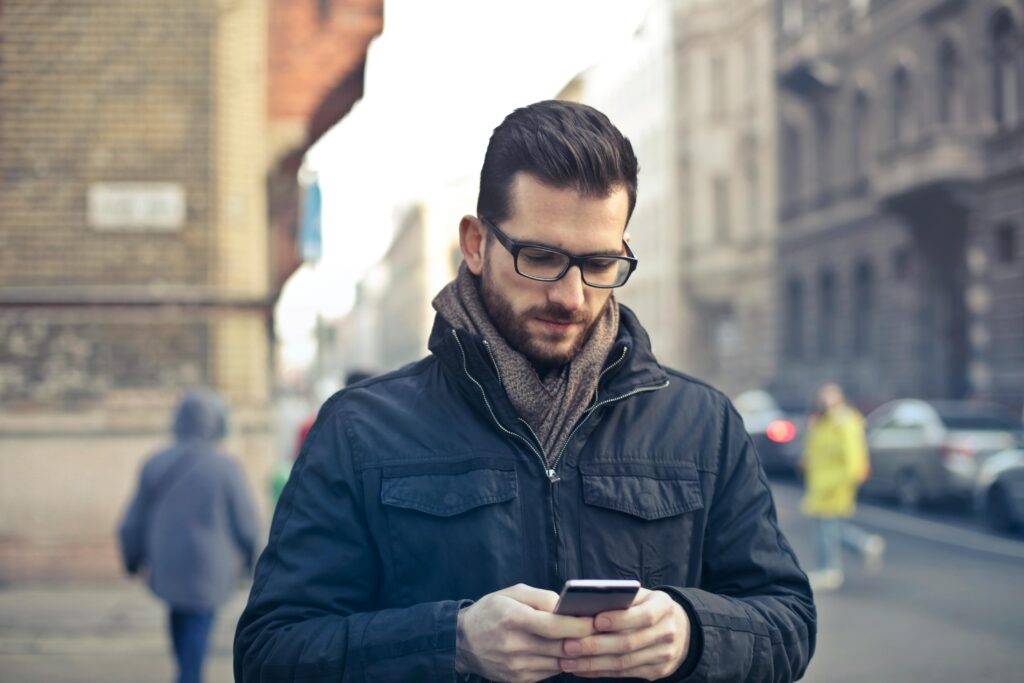 Affordable car service from LaGuardia to Manhattan overview at curbside