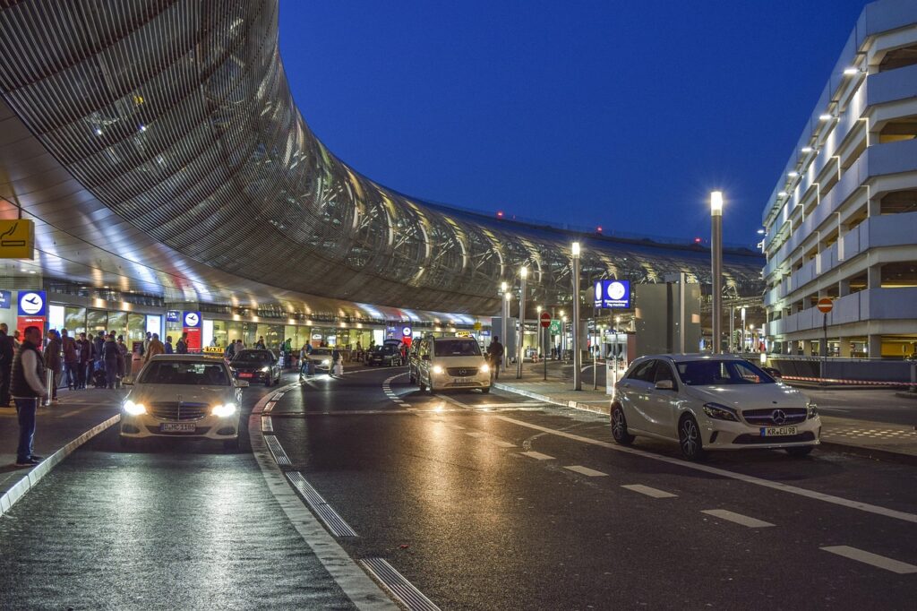 How Much Is a Limo Airport Service in NYC? 5 Proven Facts for 2026 FAQ Ethan Navarro September 22, 2026