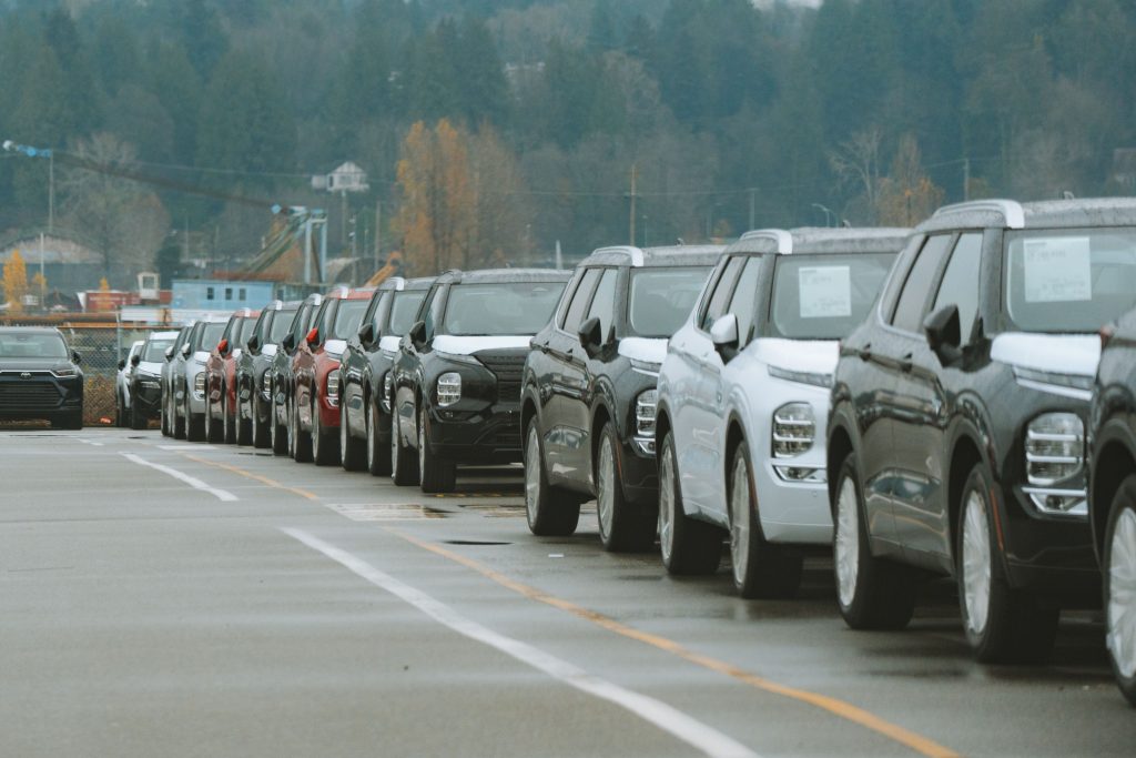 how to book lga taxi pickup — yellow taxi queue at LaGuardia Airport Terminal B arrivals level