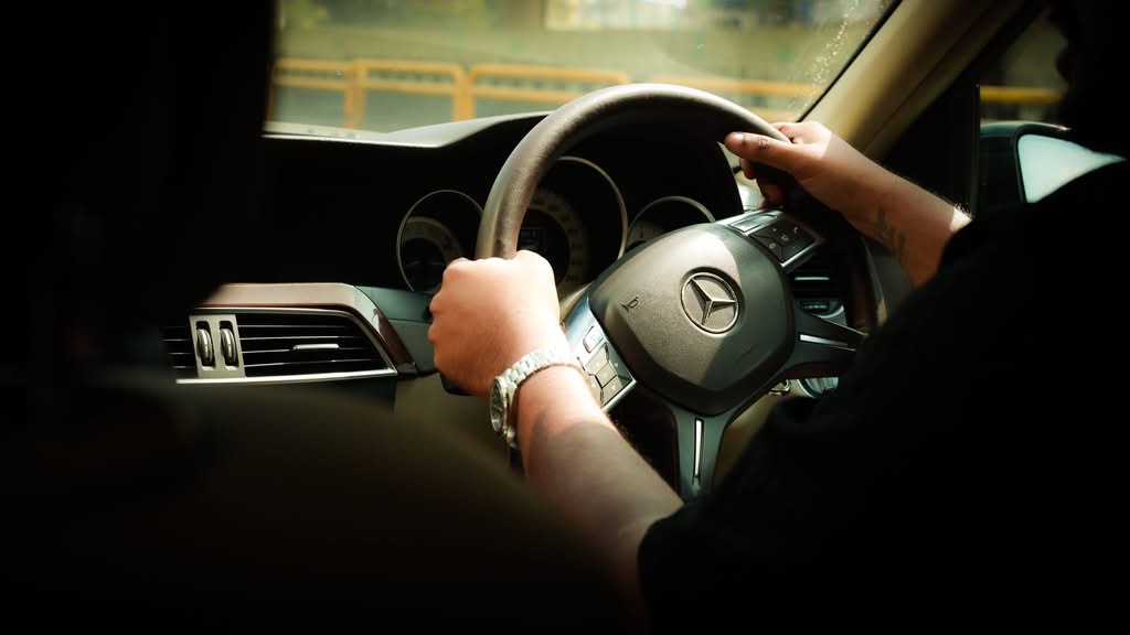 Luxury Taxi Ride from JFK to Manhattan: 7 Honest Facts (2026) black car service JFK Manhattan flat rate Ethan Navarro September 18, 2026