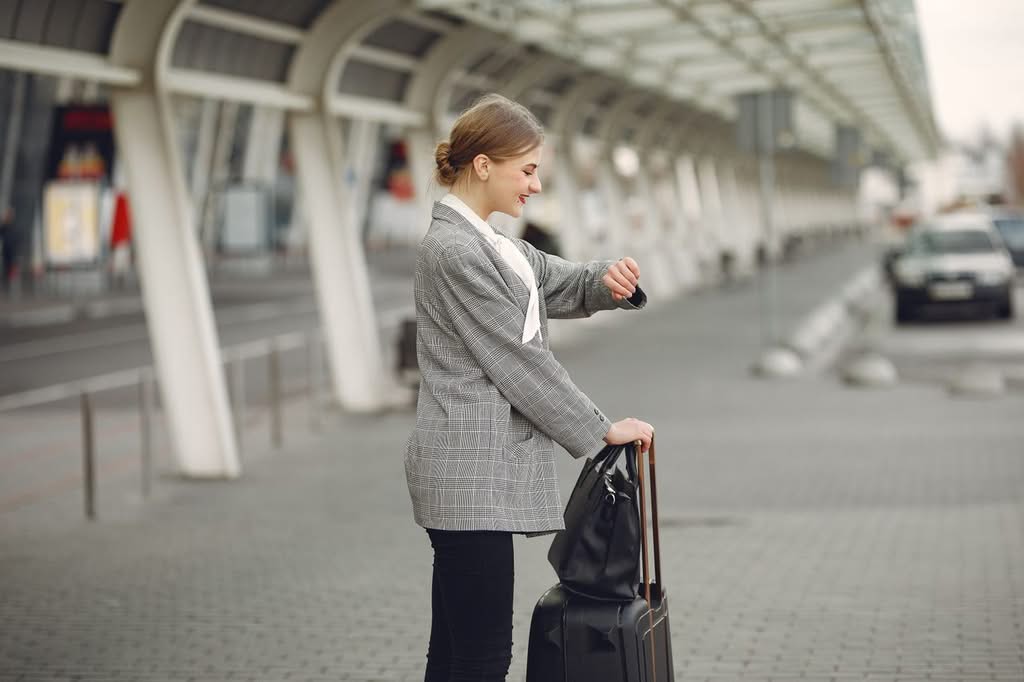 laguardia airport to times square taxi fare