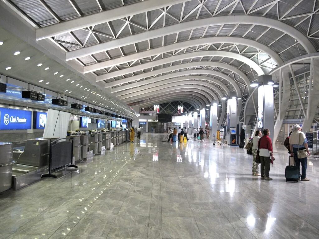 Laguardia American Airlines Terminal: 7 Honest Facts For First-Time Visitors In 2026 Jetblack Ethan Navarro August 28, 2026