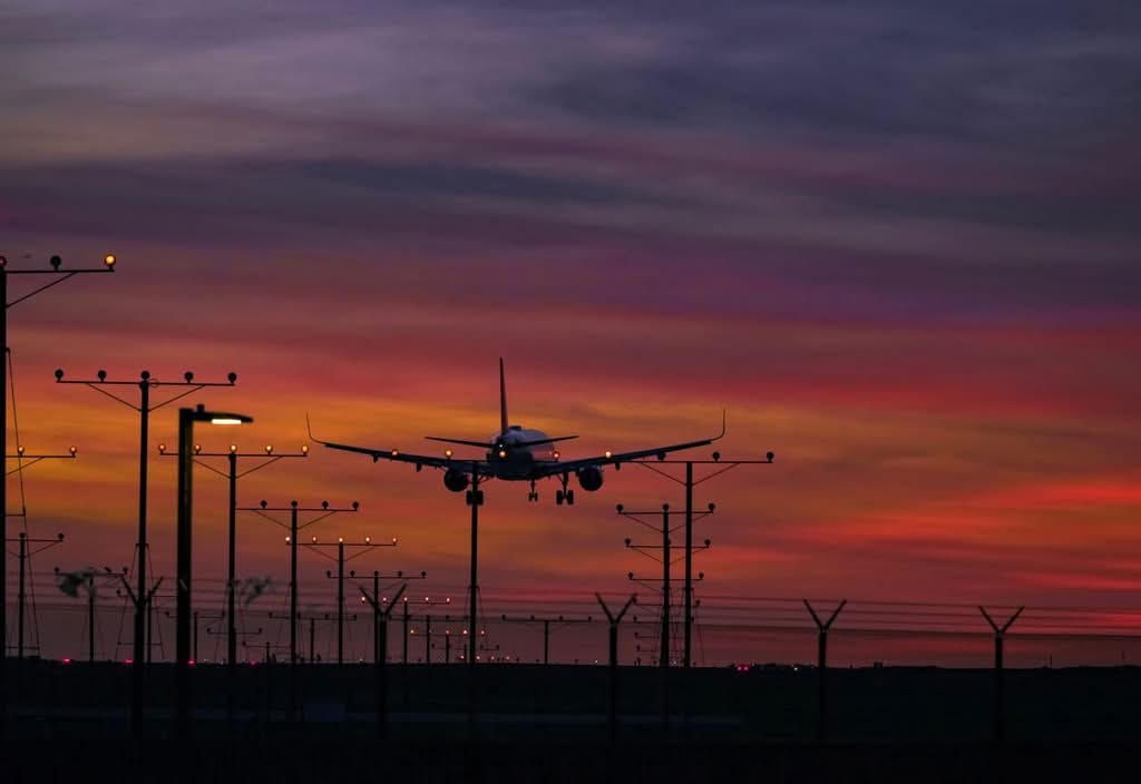 LaGuardia to LAX Flights: 7 Honest Tips for 2026 5 September 22, 2026 LaGuardia to LAX Flights: 7 Honest Tips for 2026 FAQ Ethan Navarro September 22, 2026