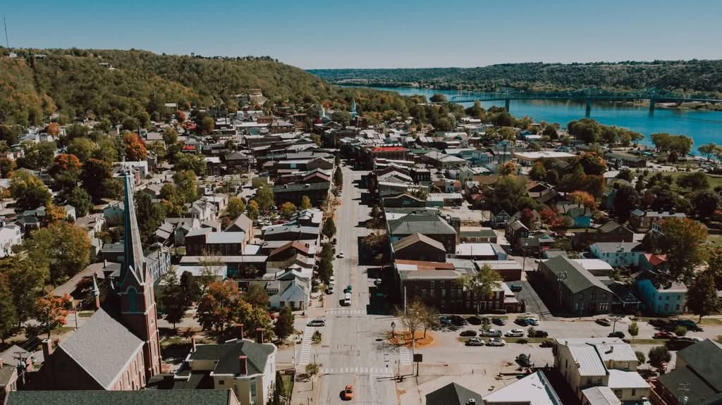 LaGuardia Airport to Poughkeepsie NY: 7 Honest Facts Families Need in 2026 NYC Travel Operator Ethan Navarro September 28, 2026