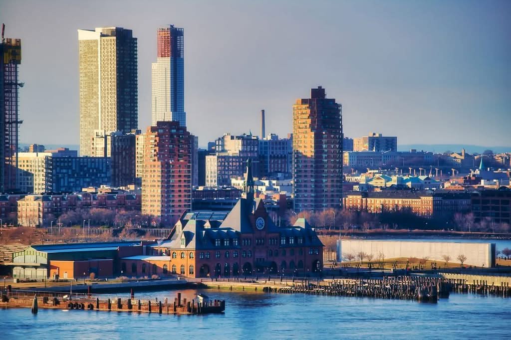 LaGuardia to New Jersey: 7 Honest Facts for Families 2026 LGA to Jersey City transportation Ethan Navarro September 18, 2026