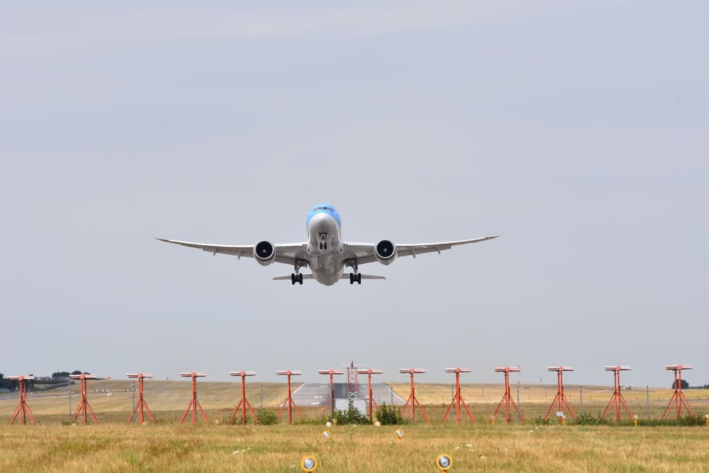 airport closest to New York cruise port — LaGuardia (LGA), nearest airport to Manhattan and Brooklyn cruise terminals - lga to jfk airport transfer