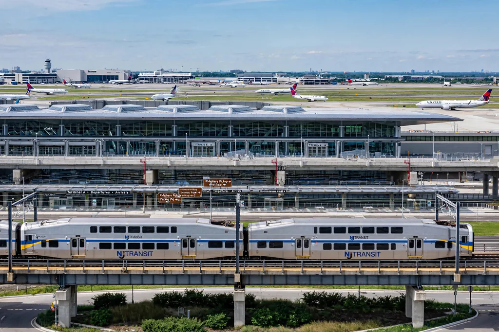 Newark Liberty International Airport Terminal A — bus to Newark Airport from Grand Central arrives at EWR